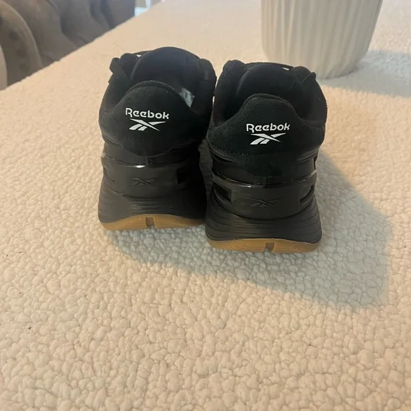 Women’s Black Classic Reebok Sneakers with Gum Sole - Picture 2 of 15